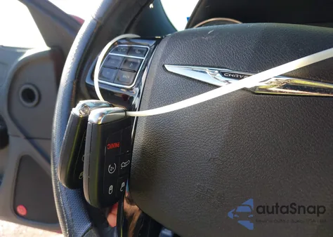 2014 Chrysler 300 300S z USA, uszkodzony, nr VIN 2C3CCABG1EH331116